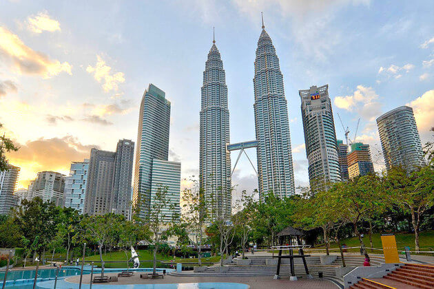 Petronas-Twin-Towers
