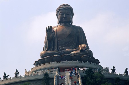 Tian Tan Buddha.