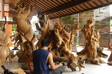 Wood sculpture product at Mas Village