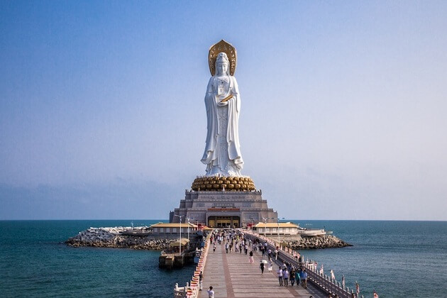 Guanyin-Statue-of-Hainan