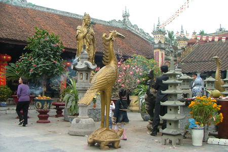 Believers at Ba Hang Pagoda, Hai Phong, Vietnam