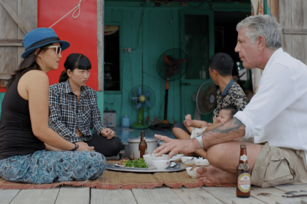 Eat with locals in ba hang floating village