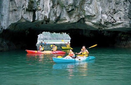 Kayaking at Luon Cave