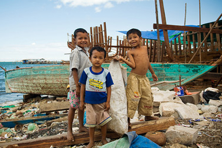 Smile of local children at Tumnuk Rolok Fishing Village