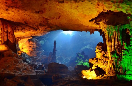 Sung Sot Cave, Halong Bay, Vietnam