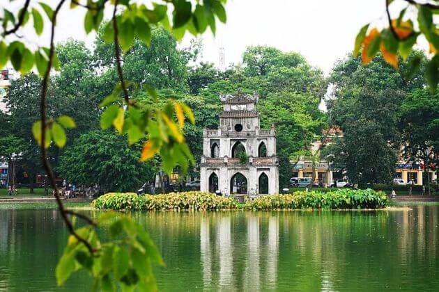 Hoan-Kiem-Lake-Hanoi-Shore-Excursions