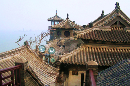 One of the many old complexes in Penglai Pavilion