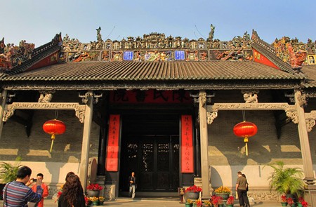 Visitors at Ancestral Temple of Chen Family