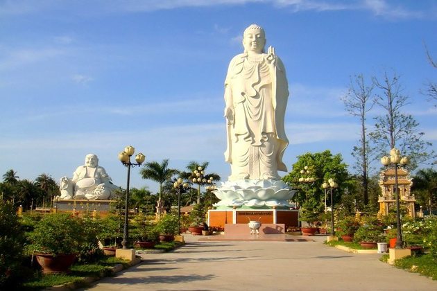 Vinh-Trang-pagoda in Ho chi minh city shore excursions from phu my port