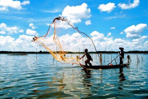 Vietnamese-fishermen-Hoi-An-eco-shore-excursions