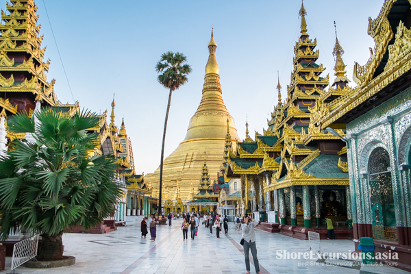 Shwedagon Pagoda, Yangon, Myanmar