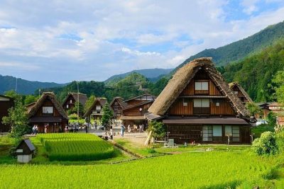 Gassho-style-houses-Gokayama