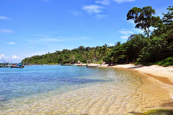 Crystal clear water in Ganh Dau Cape, Phu Quoc