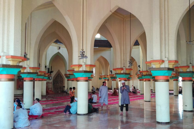 Interior architecture of Manila Golden Mosque