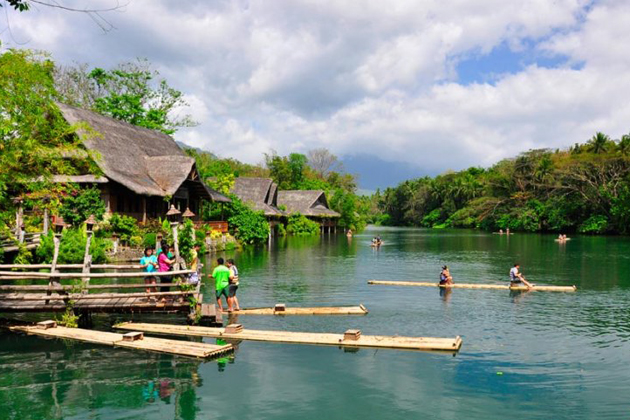Villa Escudero Bamboo Rafting
