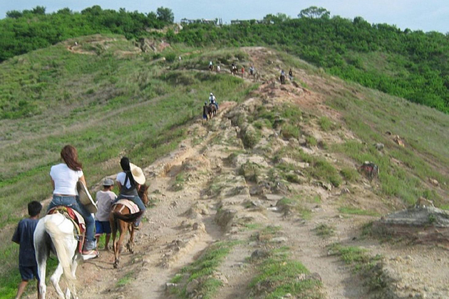 Taal Lake trekking and horse riding
