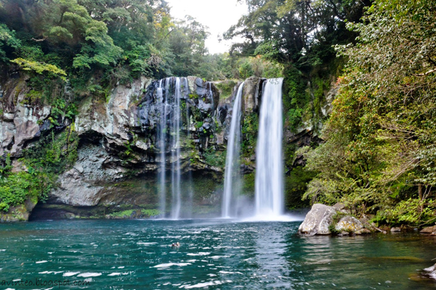 Cheonjiyeon Falls