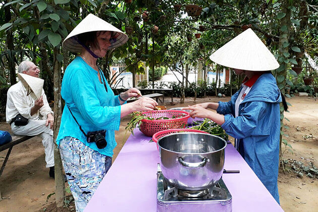 Cooking-class-in-Thuy-Bieu-village