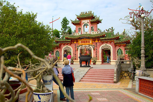 Quan Cong Temple