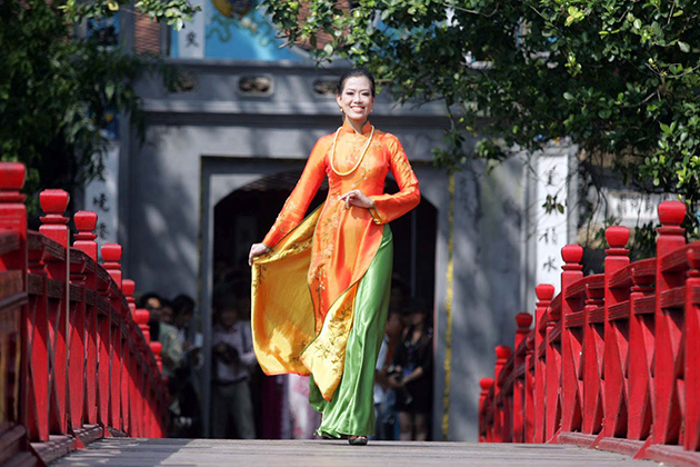 Traditional Ao Dai Vietnam