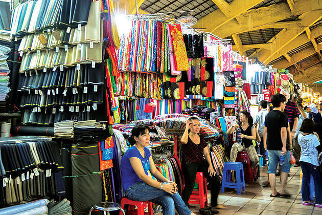 Ben-Thanh-Market-Silk-stores