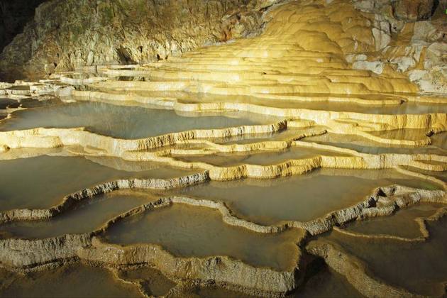 Akiyoshido limestone cave ground