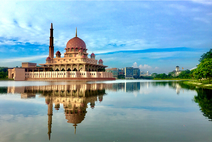 putra mosque tours