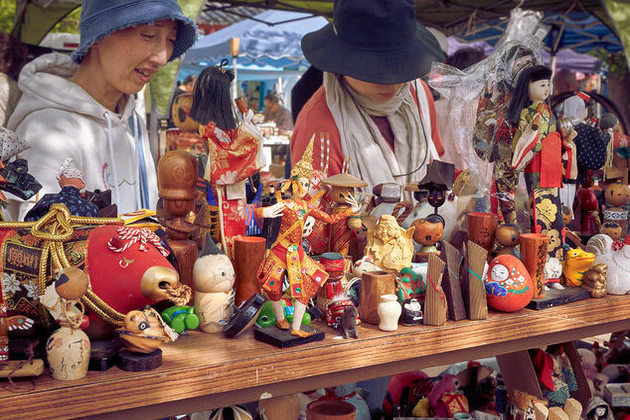 Shitennoji Temple flea market
