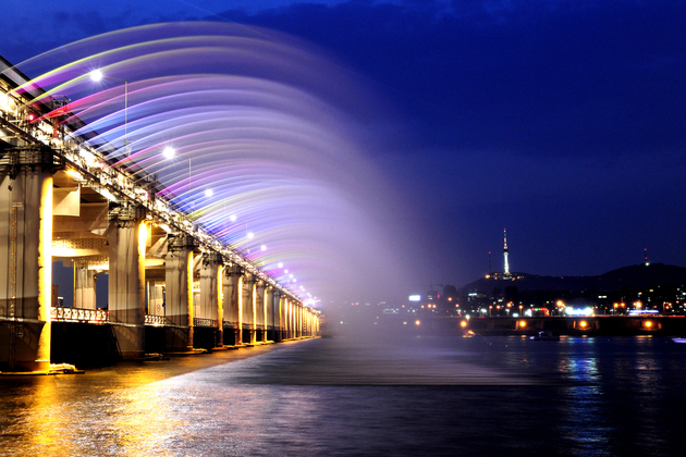 Han River at night in Seoul