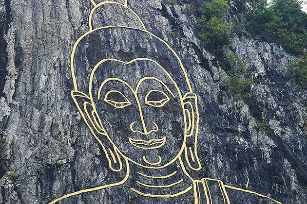 Khao Chi Khan Buddha Mountain Pattaya details - Bangkok shore excursions