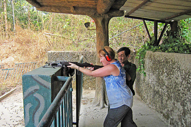 Real-gun-shot-in-Cu-Chi-Tunnels
