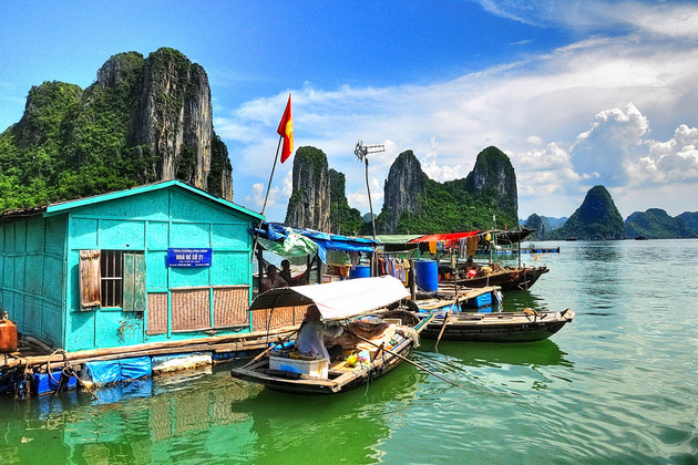 Ha Long floating villages