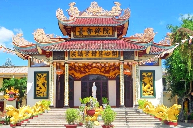 Loc Tho pagoda - Nha Trang shore excursions