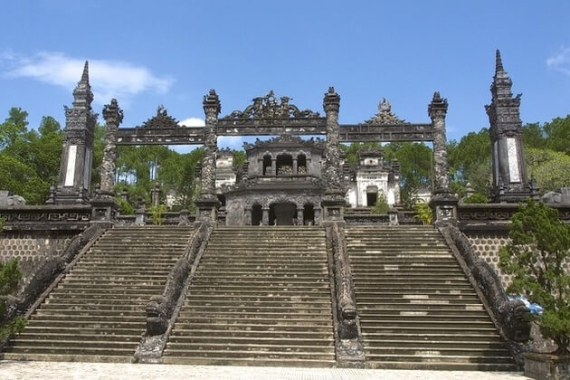 Royal-Tomb-of-Emperor-Tu-Duc