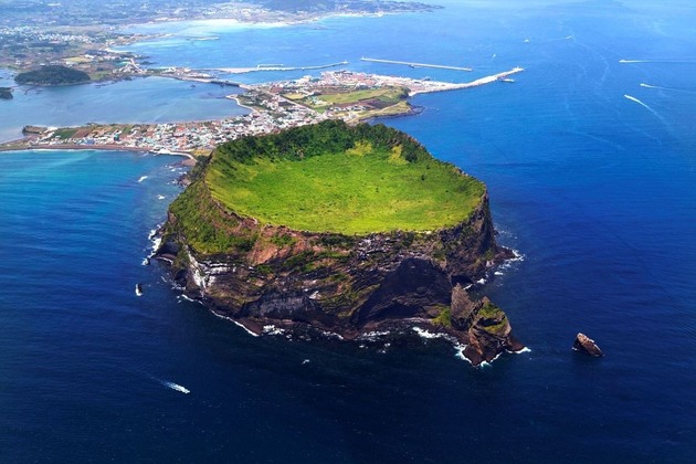 Seongsan Ilchulbong - Sunrise Peak in Jeju shore excursions