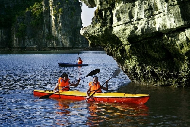 kayak through ha Long Bay