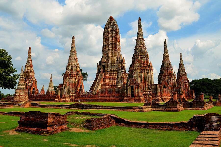 Top 5 Attractions to See in Thailand