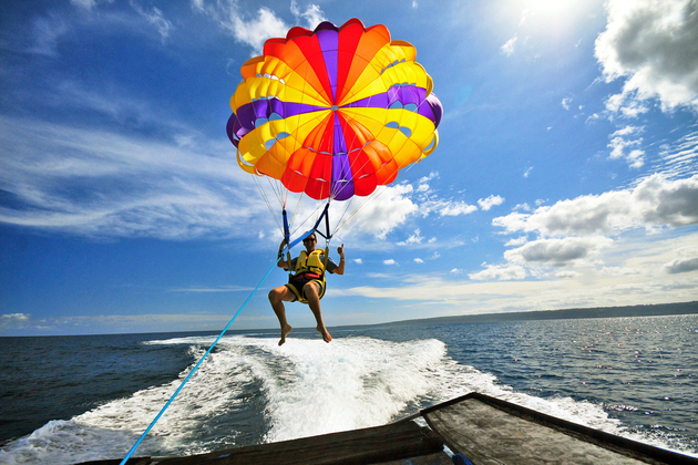 parasailing in Bali shore excursions
