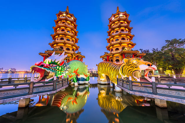 Dragon and Tiger Pagodas - Kaohsiung shore excursions