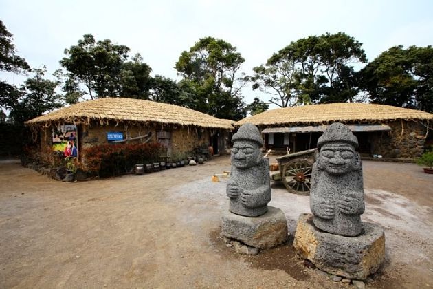 Seongeup Folk Village - Jeju shore excursions