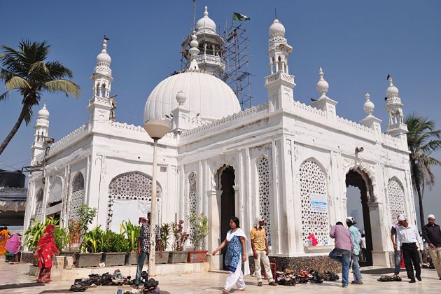 Haji Ali Mosque - Mumbai shore excursions