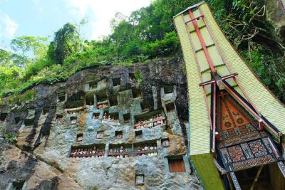 Lemo burial site in Toraja