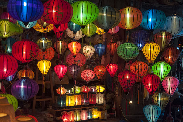 Silk Lanterns - souvenirs to buy in Vietnam