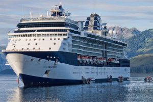 Welcome the First Cruise Ship at Ha Long International Passenger Port