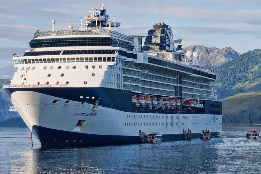 Welcome the First Cruise Ship at Ha Long International Passenger Port