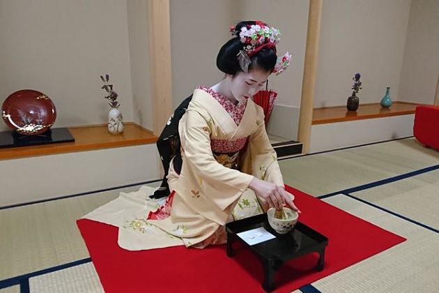 Jinmatsuan & Tea Ceremony with Maiko