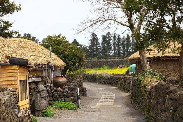 Seongeup-Folk-Village-Jeju-shore-excursions