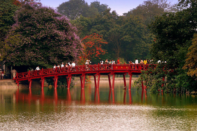 Hoan Kiem Lake - Hanoi shore excursions