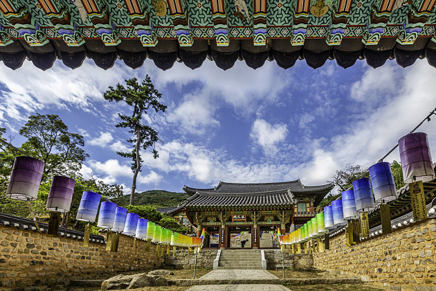 Beomeosa Temple of the Nirvana Fish Busan shore excursions