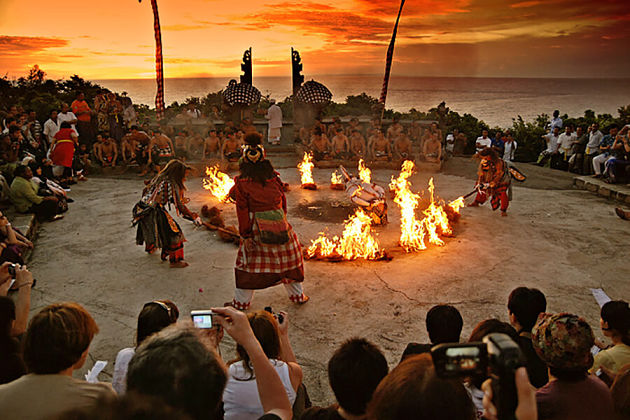 Half Day Bali tour to Kecak Dance